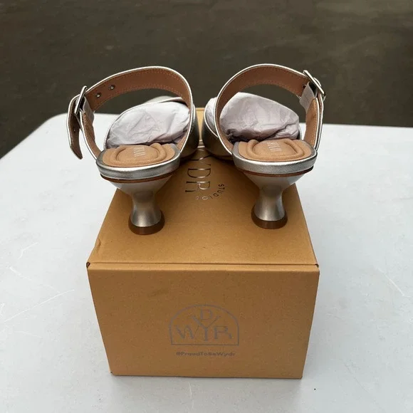 New Wydr US 7 Metallic Silver Ingrid Pointy Toe Kitten Heels - Picture 4 of 9